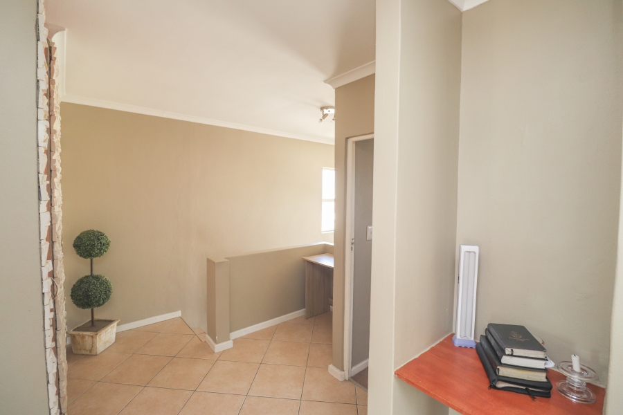 3 Bedroom Property for Sale in Gordons Bay Central Western Cape